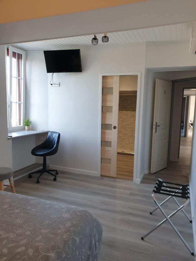 Chambres De Villee Saint-Georges-de-Gréhaigne Εξωτερικό φωτογραφία